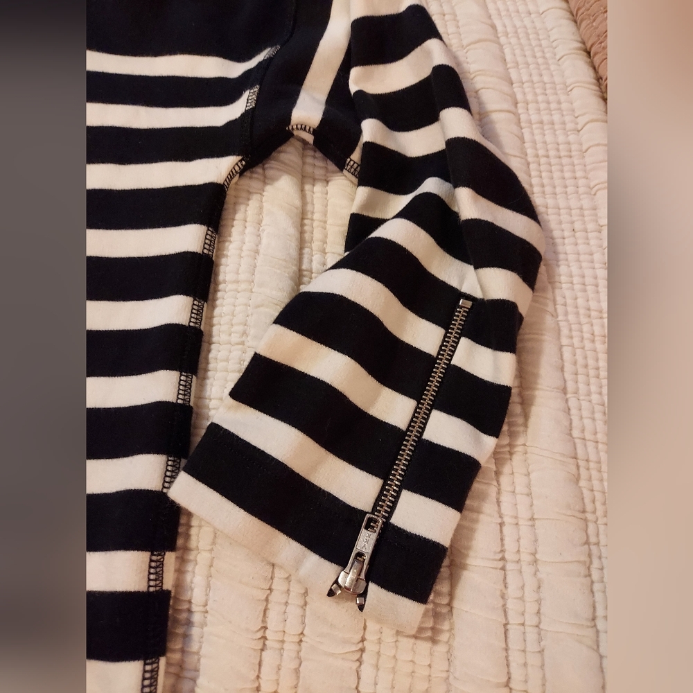 J. Crew Striped Long Sleeve Top in Black and White With Zipper Details - Picture 7 of 7
